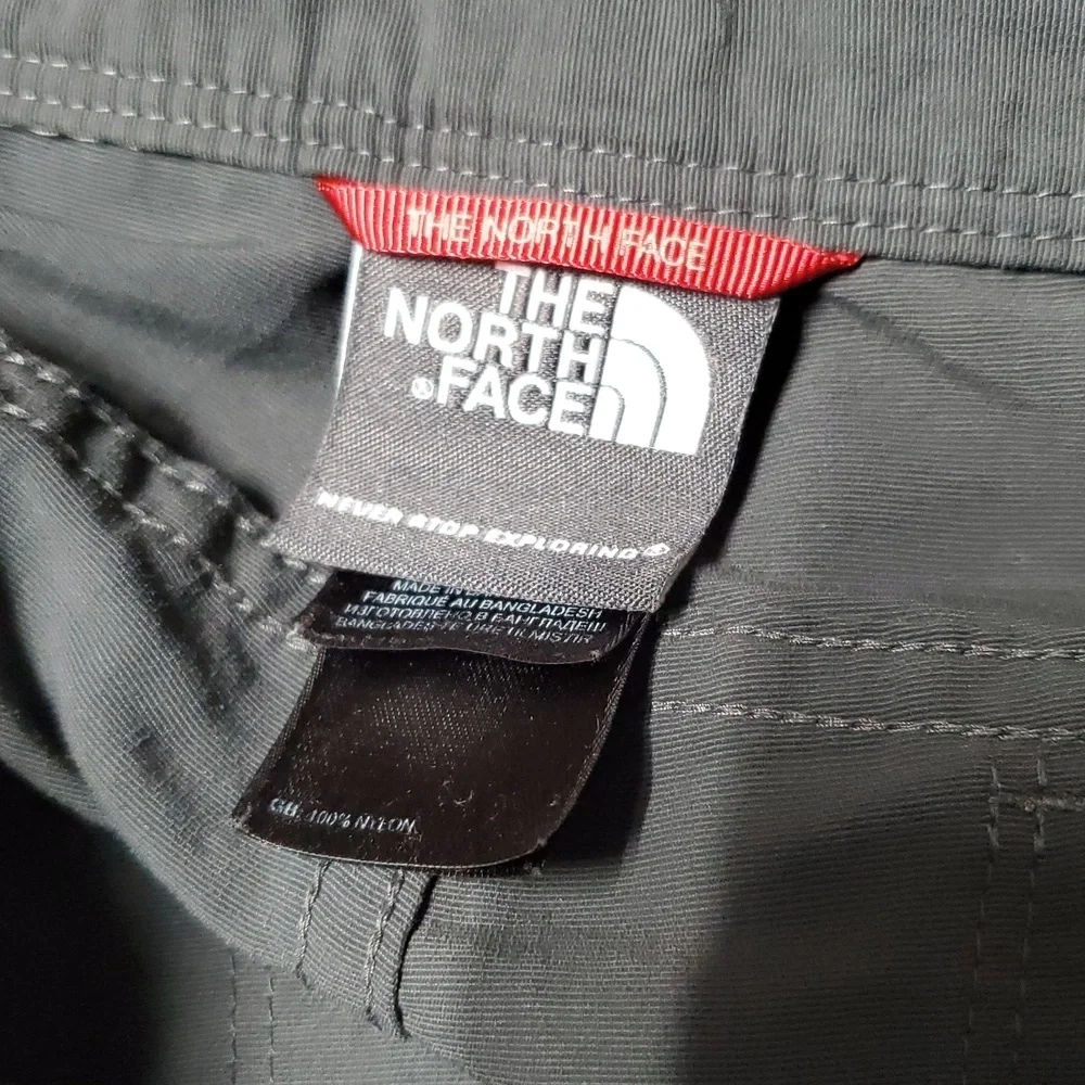 The North Face 11' Nylon Hiking Shorts Size 32 Grey Pockets Gorpcore Streetwear